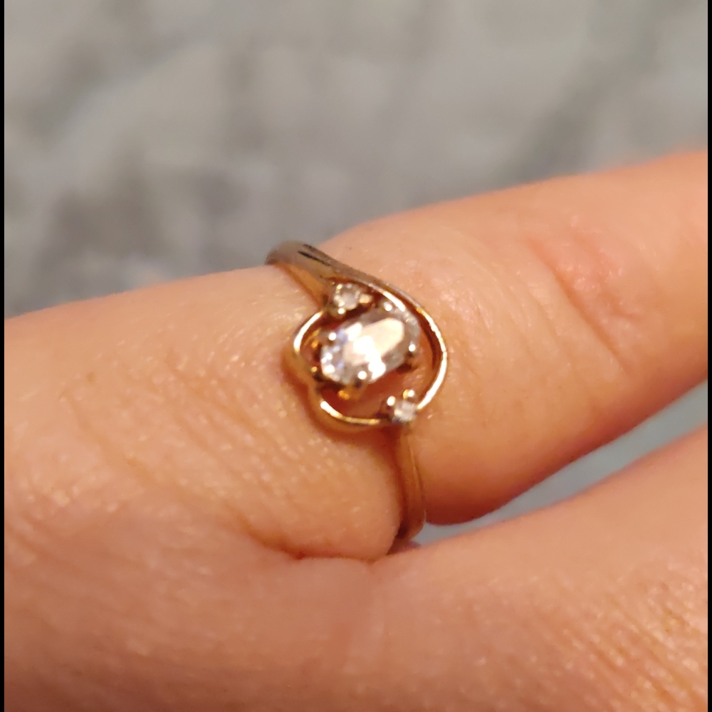 10k solid clear stone size 4 ring